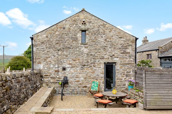 Charlotte-Gale-Yorkshire-Stays-Hawks-Barn-5833-Web
