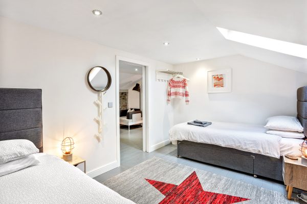 Charlotte-Gale-Yorkshire-Stays-Hawks-Barn-5880-Web