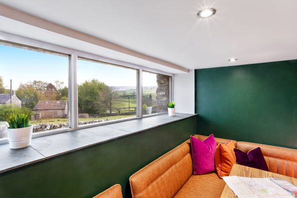 Charlotte-Gale-Yorkshire-Stays-Hawks-Barn-6038-Web